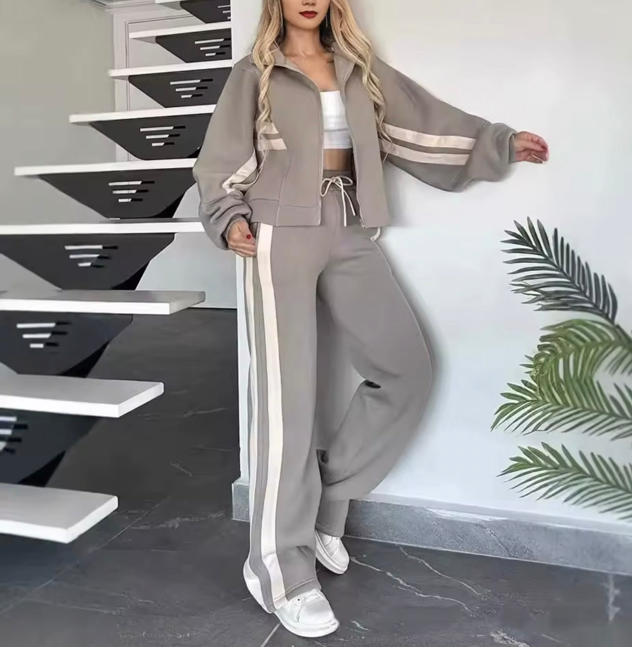 Women's Matching Two-Piece Sport Set Stand Collar Full Zip Cropped Top with Side Double Stripe Wide Leg Drawstring Waist Jogger